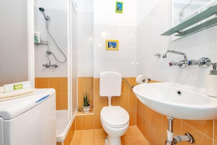 Cosy Studio Apartment クラクフ エクステリア 写真